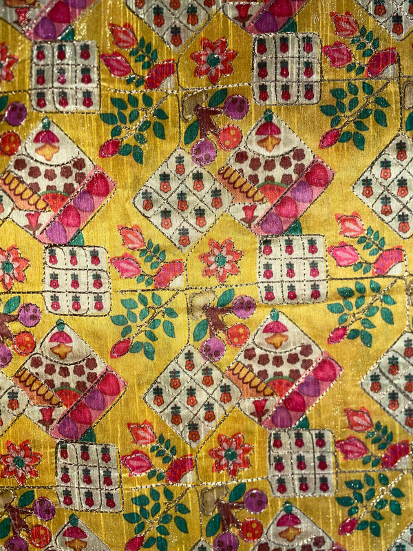 Geborduurde zijdekatoen geel gebloemd met gouddraad