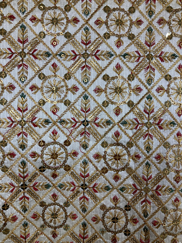 Geborduurde zijde met gouddraad en pailletten