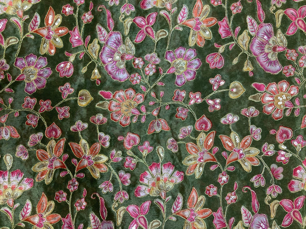 Geborduurde zijdekatoen groen en roze gebloemd met gouddraad