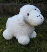 69043-001 Haakpakket Funny Furry Sheep Soft ivoor