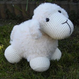 69043-001 Haakpakket Funny Furry Sheep Soft ivoor