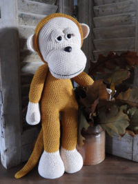 69042-103 XXL Funny Monkey Basic (staand of zittend) - Curry